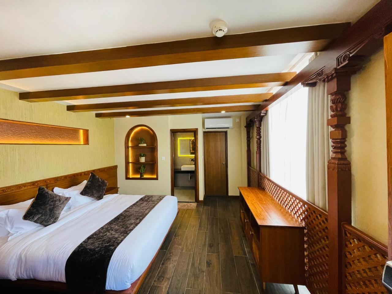Hotel Timber House By Tara Group à Katmandou Extérieur photo