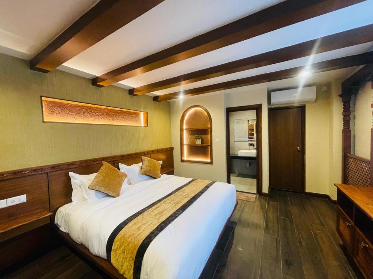 Hotel Timber House By Tara Group à Katmandou Extérieur photo
